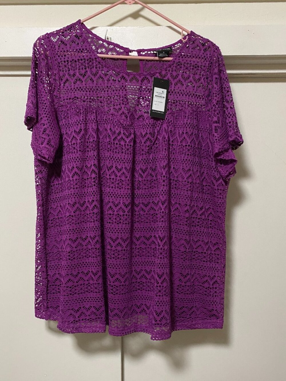 NWT - City Chic, short sleeve, magenta lined, cotton lace blouse, size S (XL)